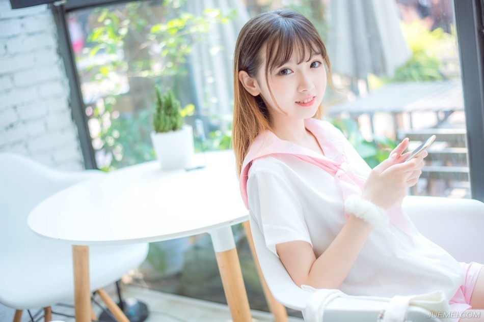 “我孟达算不上忠臣。”孟达闻言，冷笑一声道：“如果将军还想继续愚忠的话，那就请将军自便，下次若再想找刘璋拼命，末将绝不拦你。”